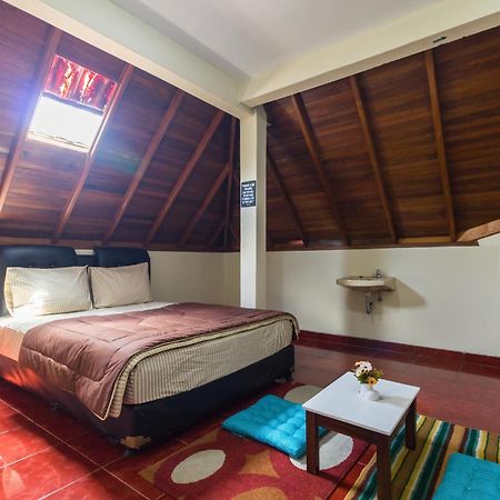 Pele Guesthouse Bandung Bagian luar foto