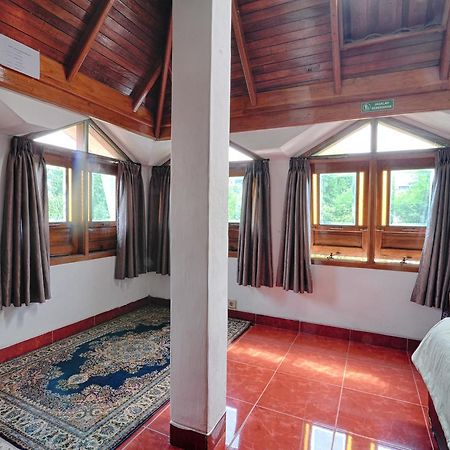 Pele Guesthouse Bandung Bagian luar foto