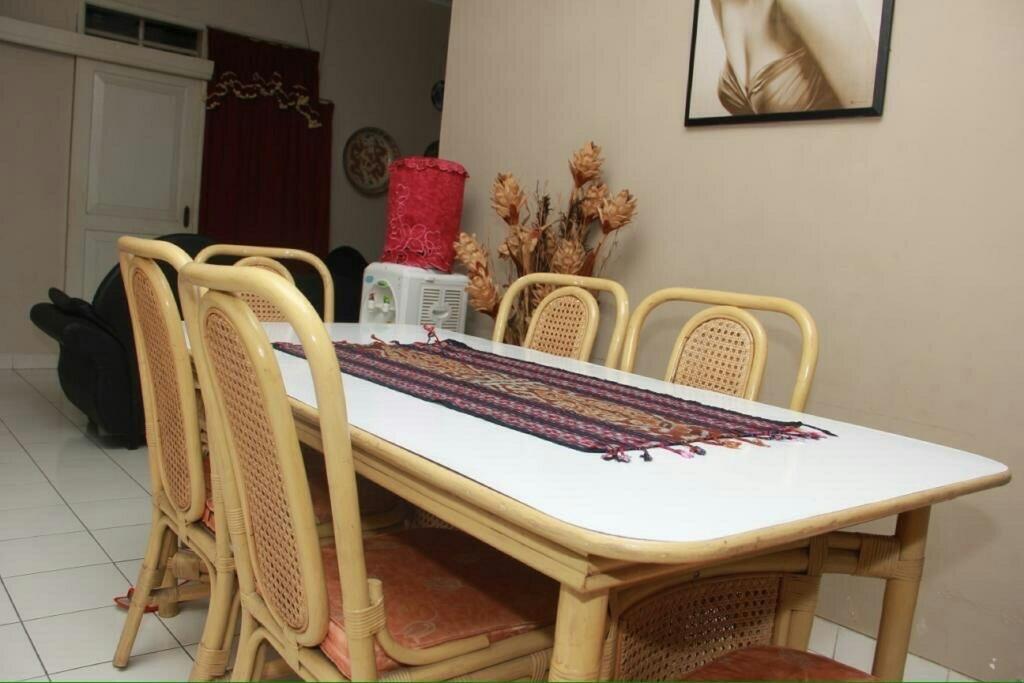 Pele Guesthouse Bandung Bagian luar foto