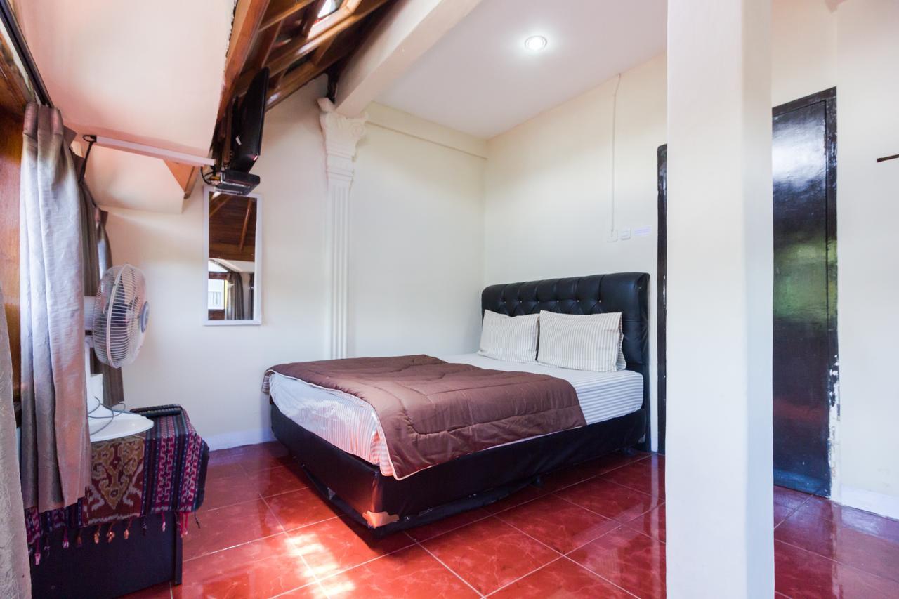 Pele Guesthouse Bandung Bagian luar foto