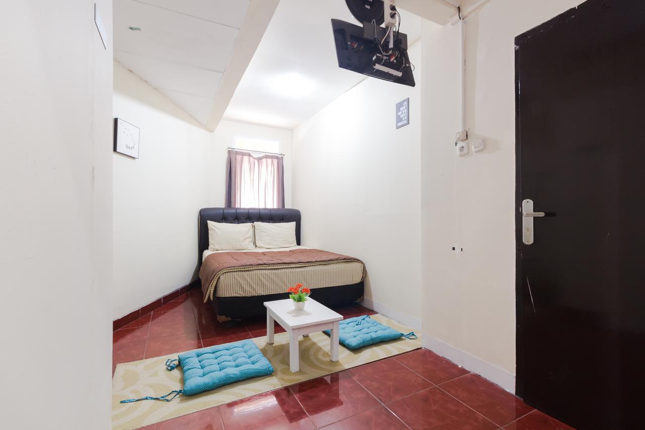 Pele Guesthouse Bandung Bagian luar foto