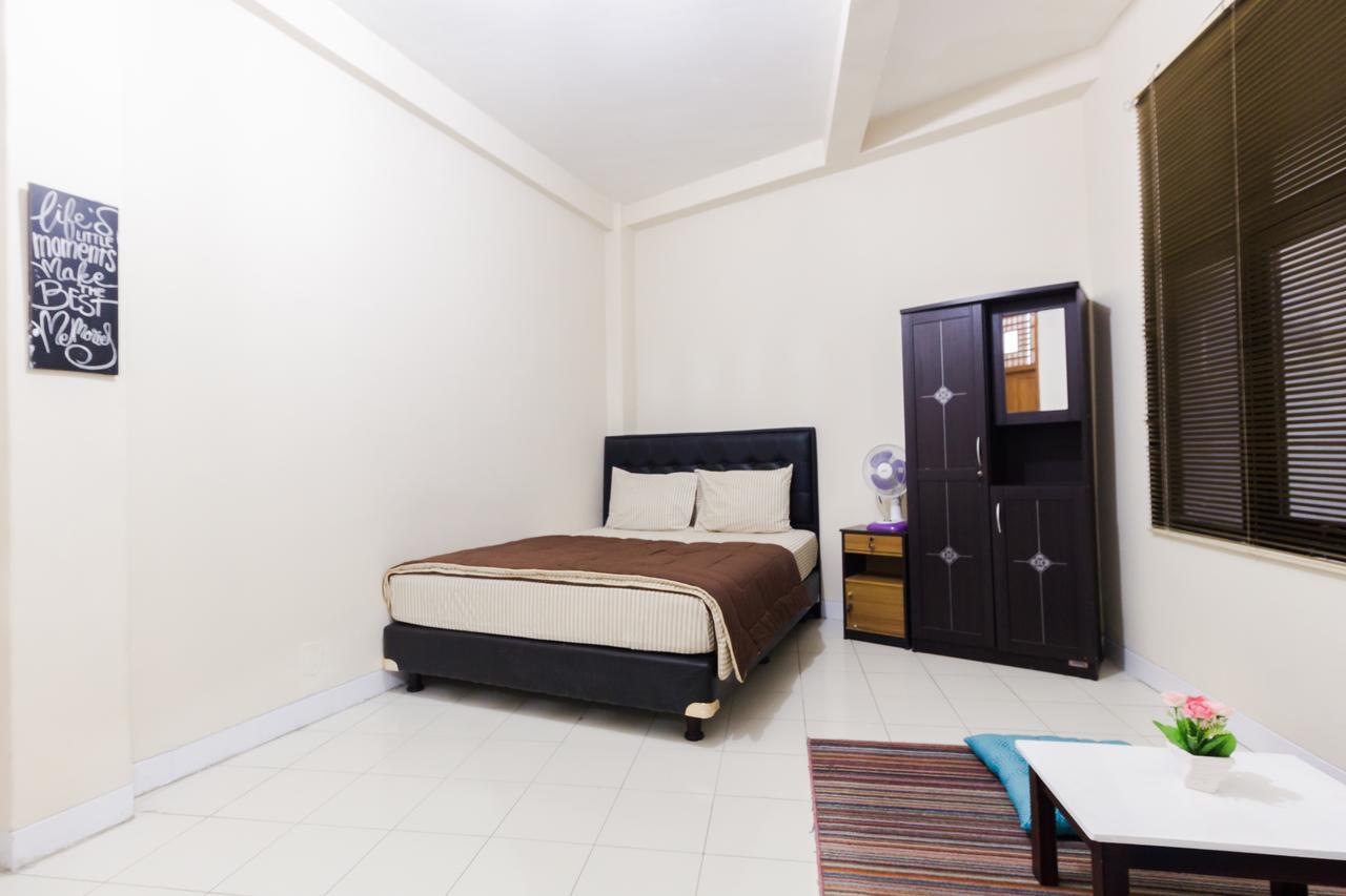 Pele Guesthouse Bandung Bagian luar foto