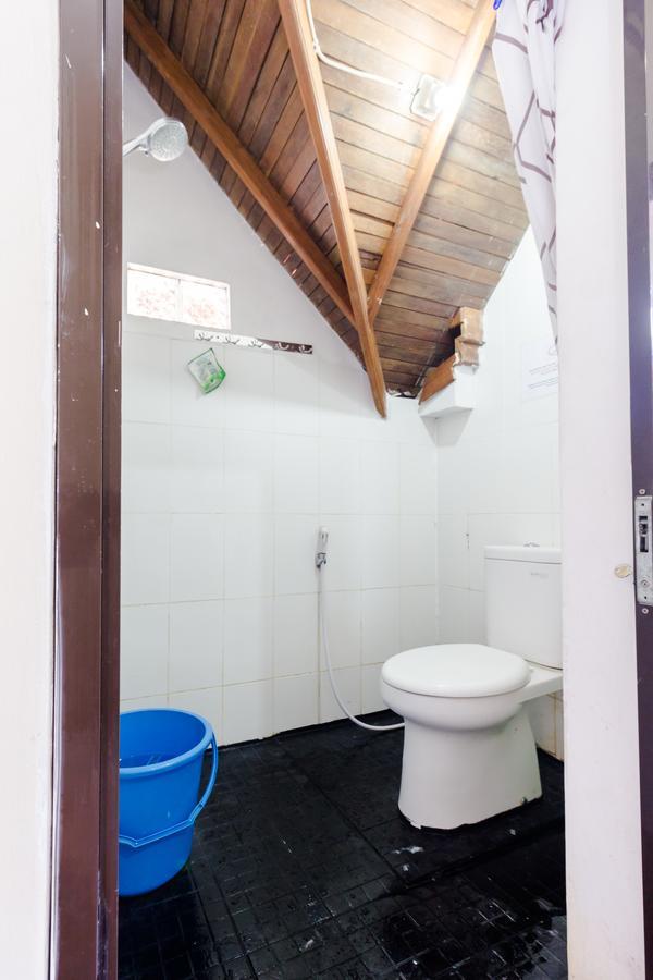 Pele Guesthouse Bandung Bagian luar foto